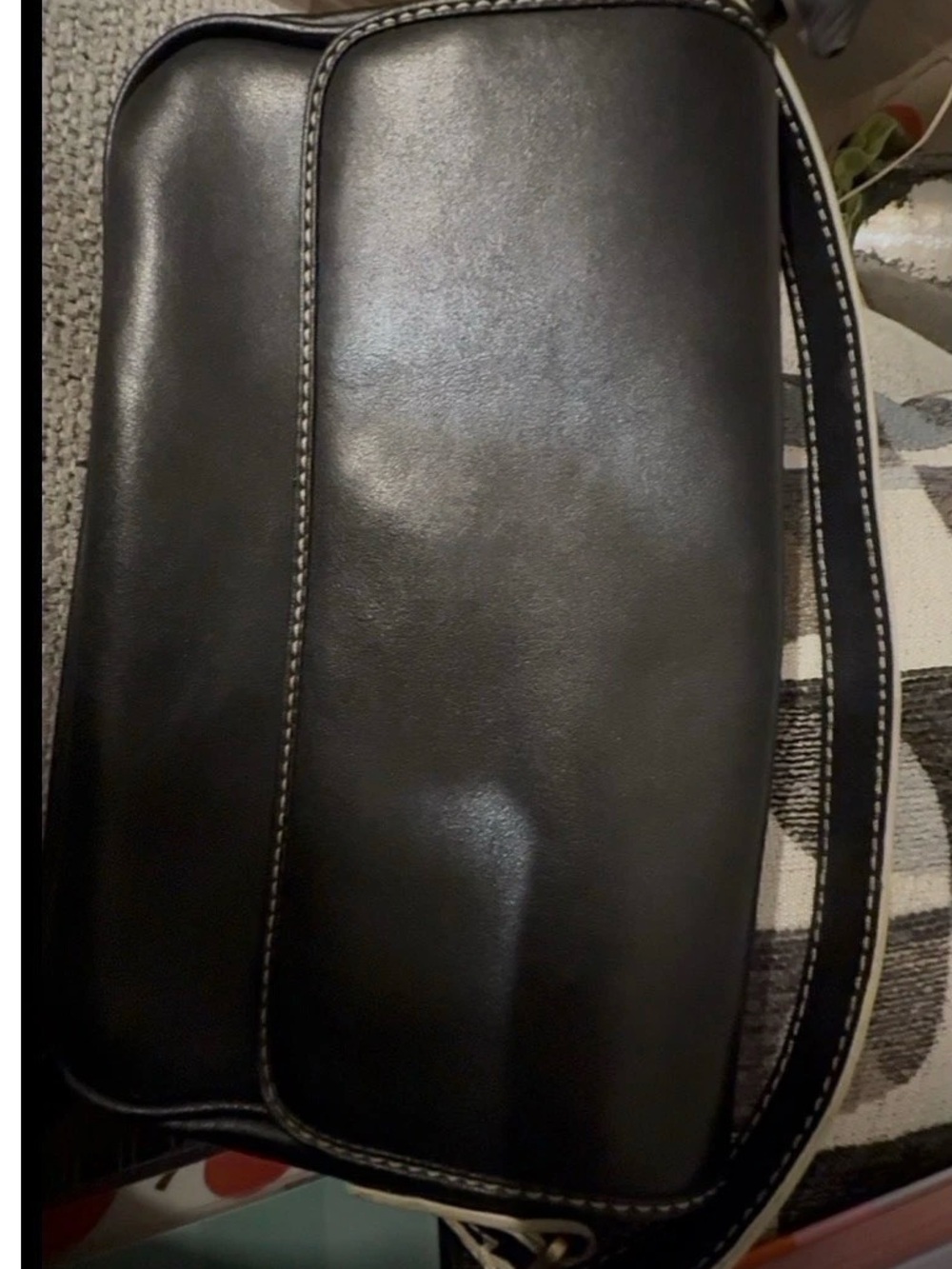 Woman’s blk  Leather Crossbody Bag - Classic Minimal Design